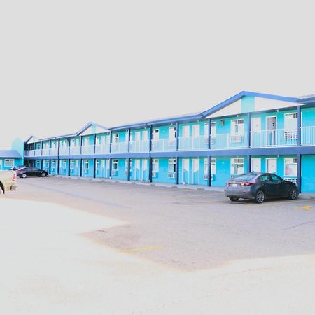 Empire Inn & Suites Penhold Buitenkant foto