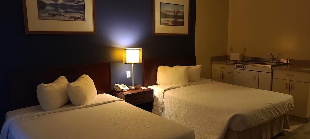 Empire Inn & Suites Penhold Buitenkant foto