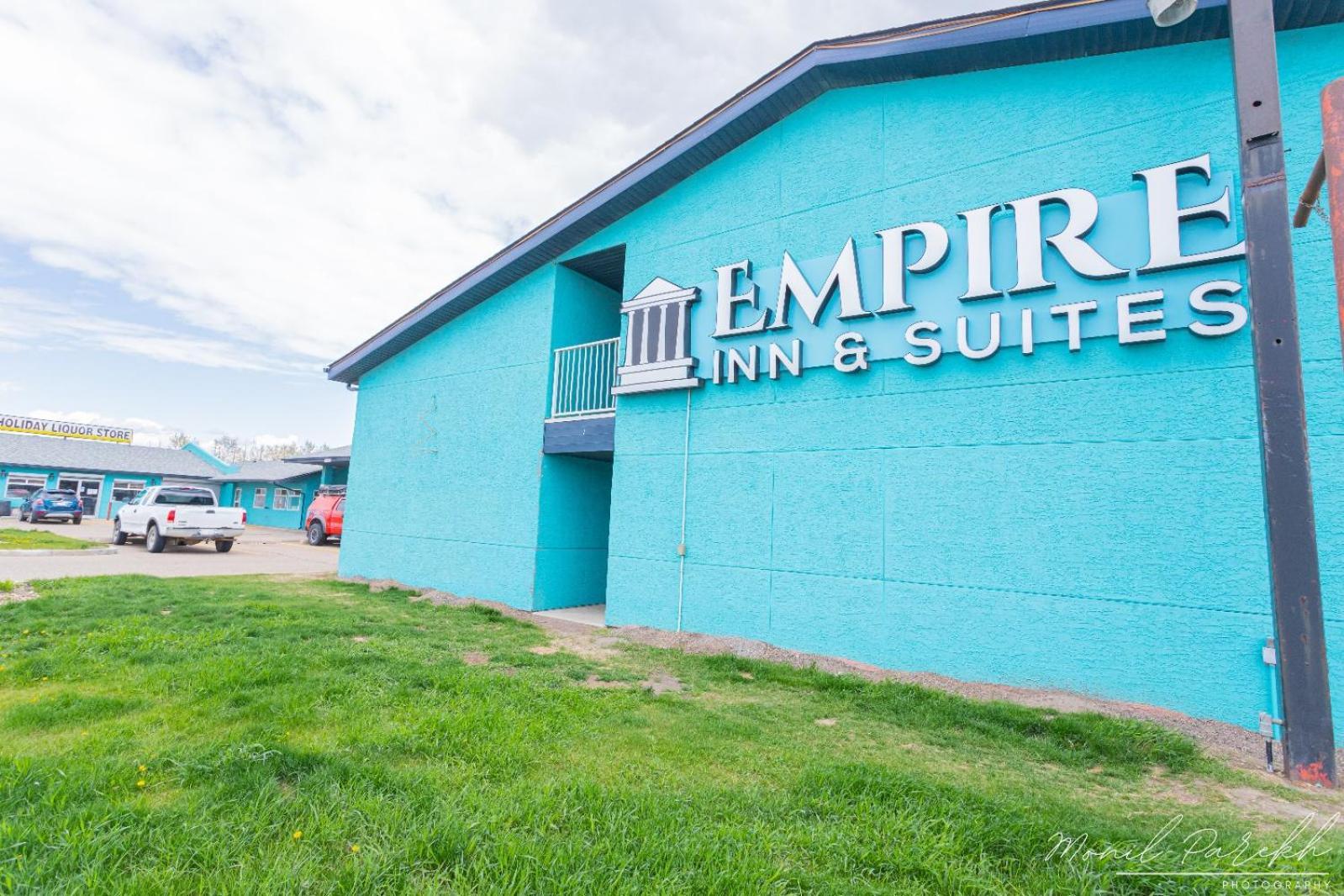 Empire Inn & Suites Penhold Buitenkant foto