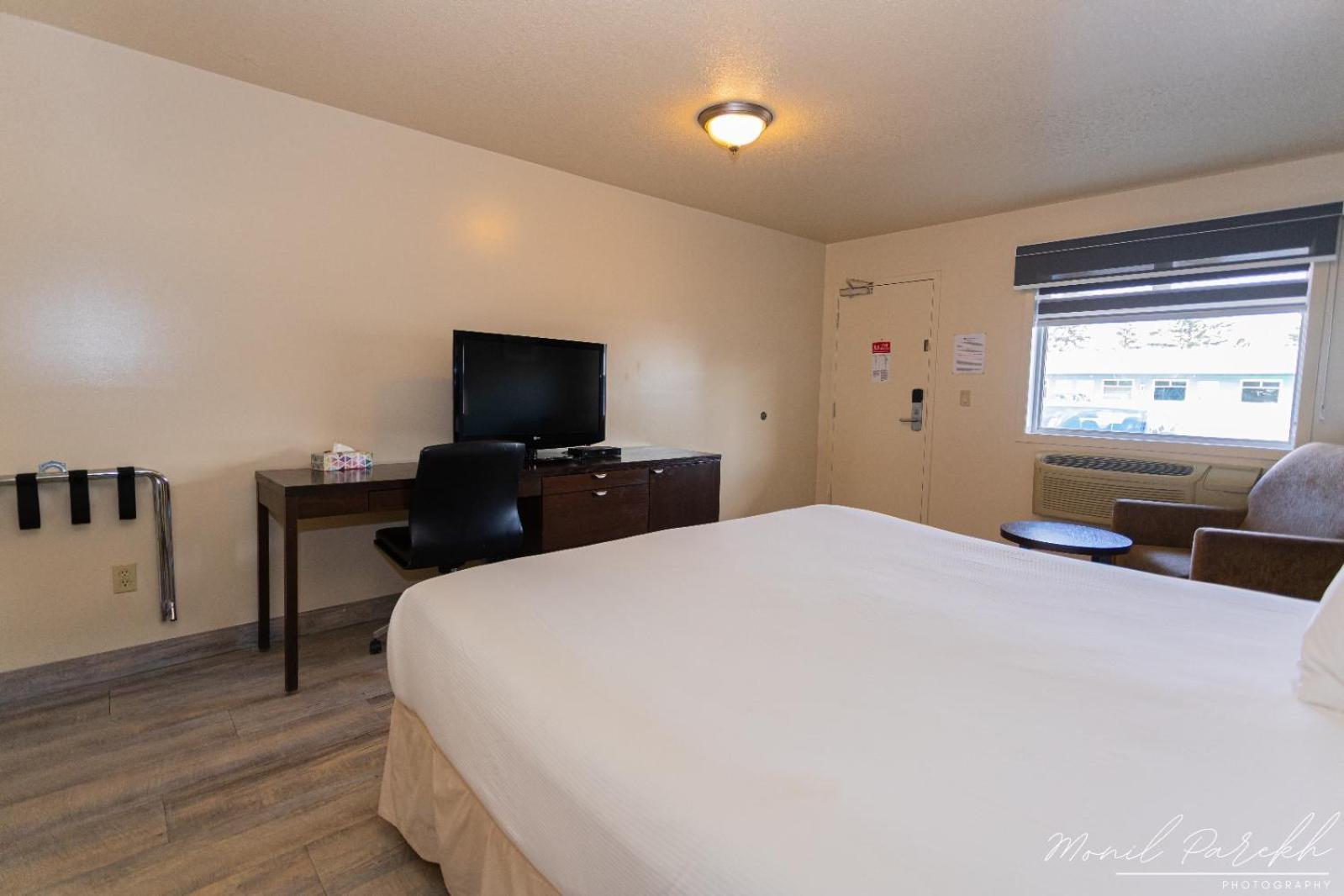 Empire Inn & Suites Penhold Buitenkant foto