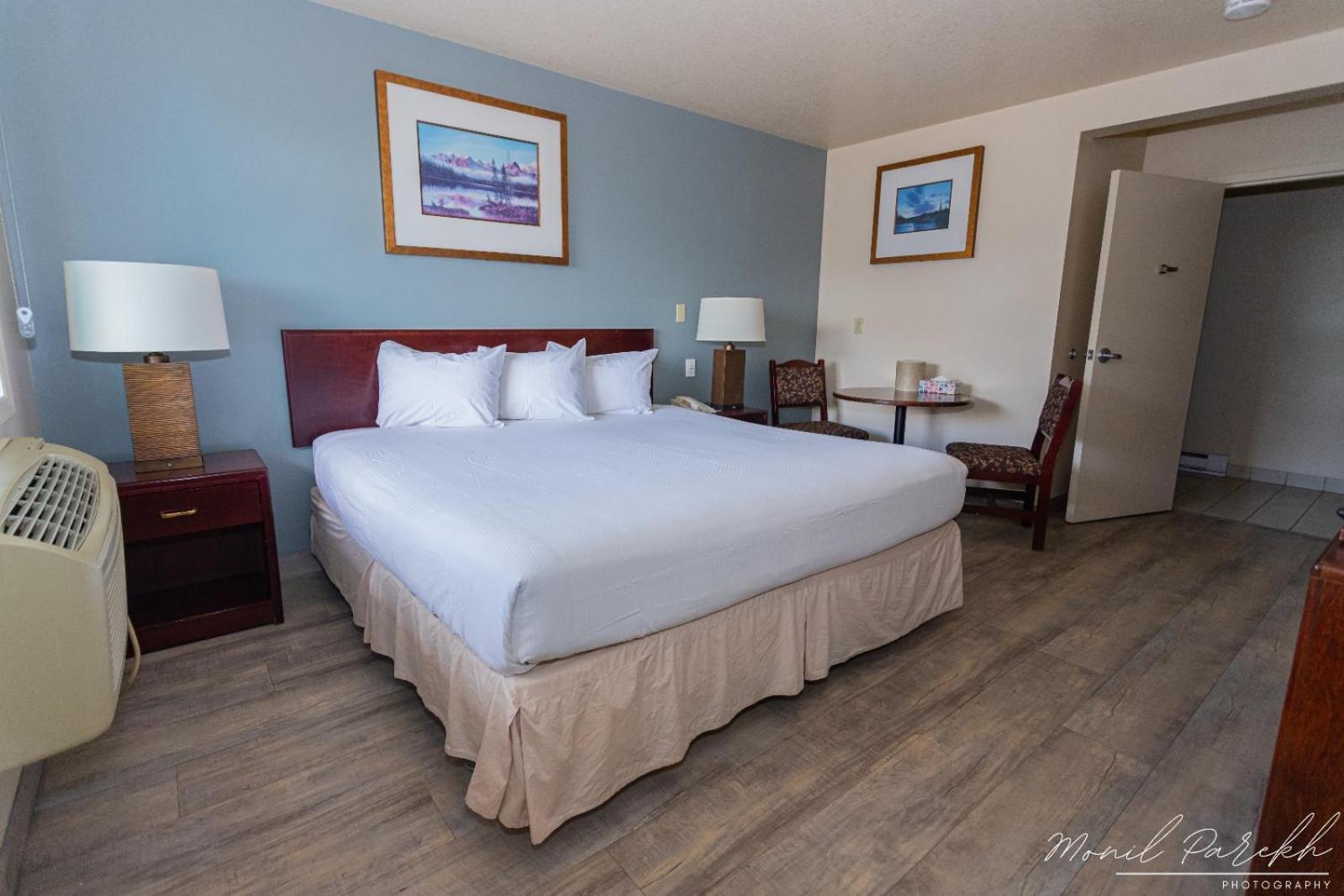 Empire Inn & Suites Penhold Buitenkant foto