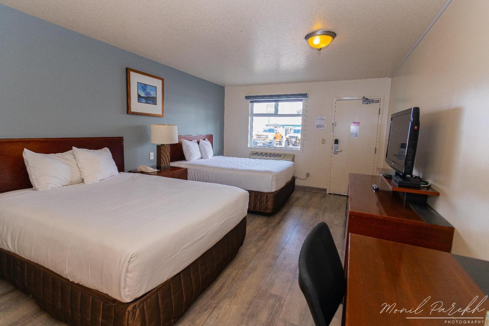 Empire Inn & Suites Penhold Buitenkant foto