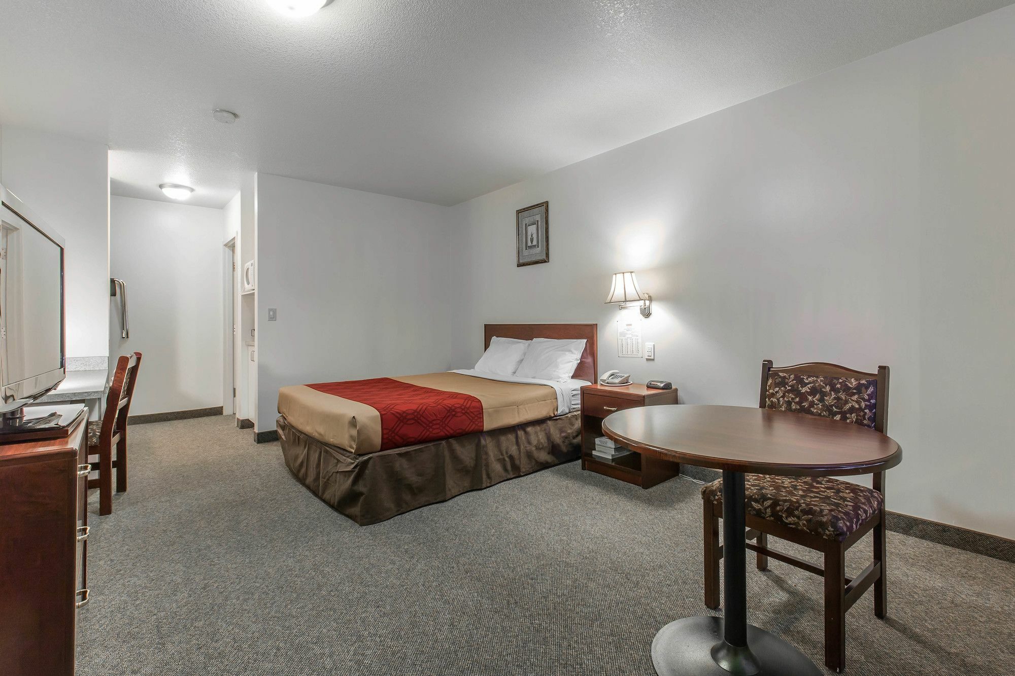 Empire Inn & Suites Penhold Buitenkant foto