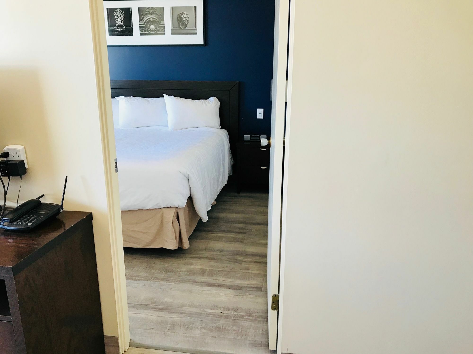 Empire Inn & Suites Penhold Buitenkant foto
